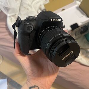 Canon Black DSLR Camera T7 kit